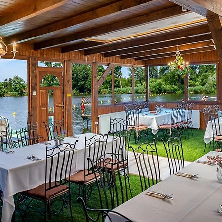 Veresegyház Eden Lounge Restaurant & Pension מראה חיצוני תמונה