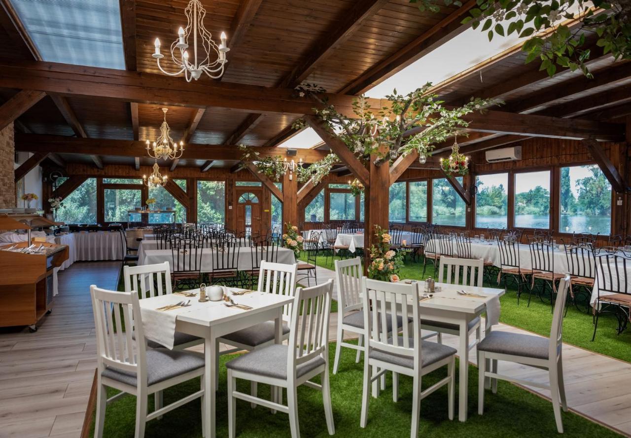 Veresegyház Eden Lounge Restaurant & Pension מראה חיצוני תמונה