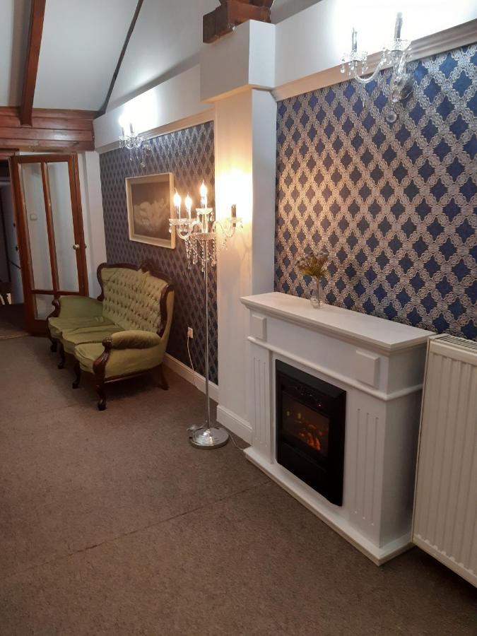 Veresegyház Eden Lounge Restaurant & Pension מראה חיצוני תמונה